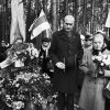 Мая Кляшторная і Зянон Пазняк. Курапаты 1989 год. Фота: Уладзімір Сапагоў (1959-2012) 