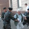 Акцыі ў абарону назваў мінскіх праспектаў - імя Францыска Скарыны і Пятра Машэрава, травень 2005. Затрыманне Уладзіміра Кішкурны   